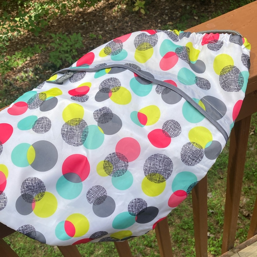 Thirty-one circle pattern nylon backpack